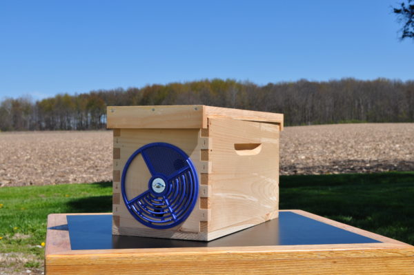 5 Frame - NUC box w/ migratory cover